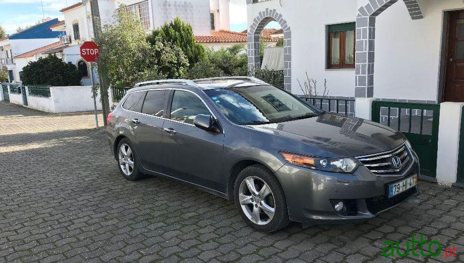 2009' Honda Accord Tourer photo #2