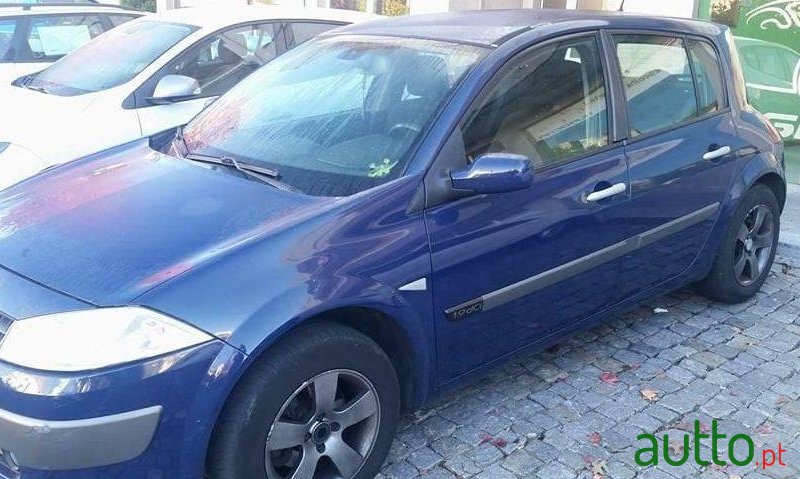 2004' Renault Megane photo #2