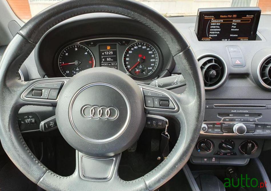 2015' Audi A1 Sportback photo #2