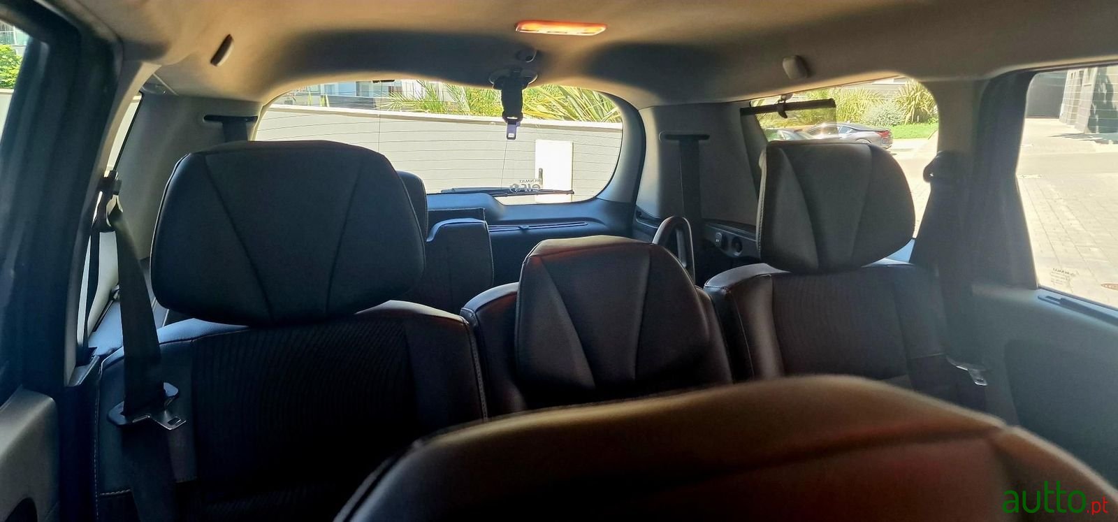 2010' Renault Grand Scenic photo #5