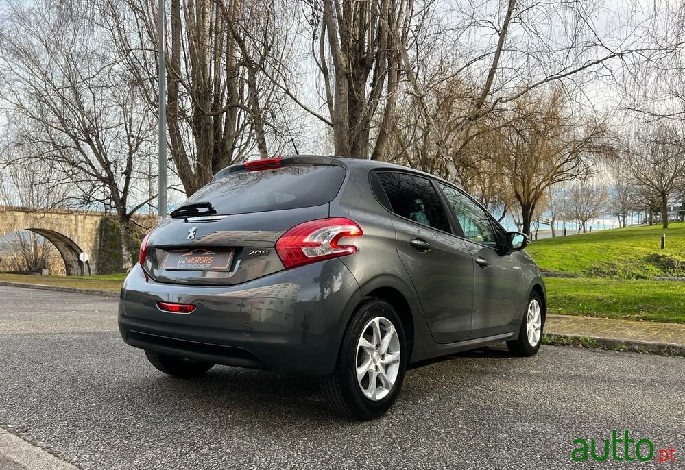 2015' Peugeot 208 1.4 Hdi Active photo #6