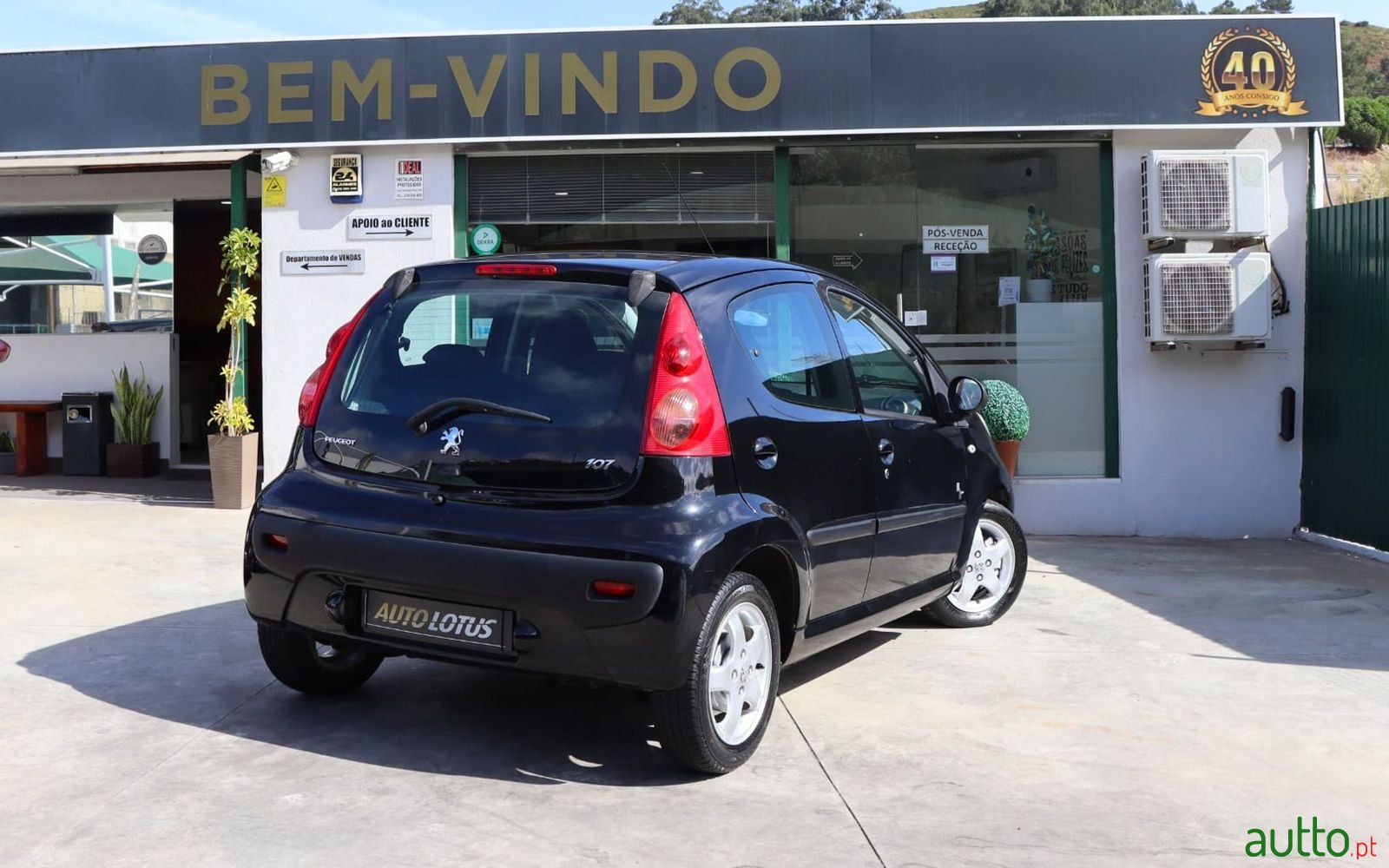 2011' Peugeot 107 photo #2