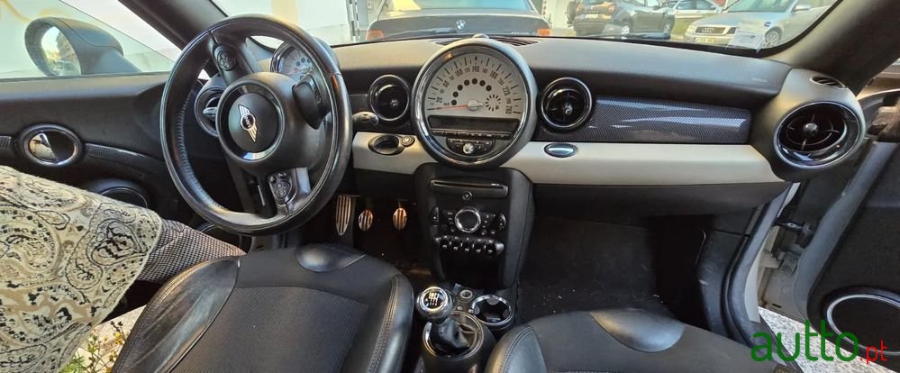 2012' MINI Coupé Cooper S photo #3