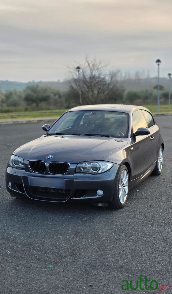 2008' BMW Série 1 D photo #1