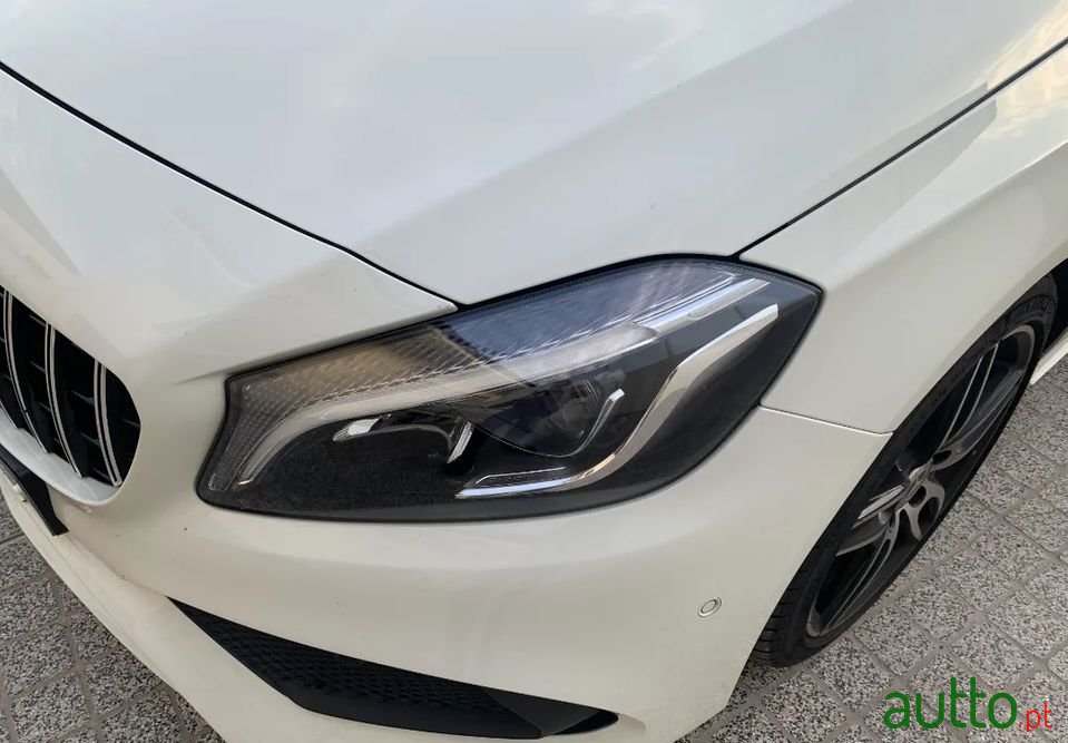 2017' Mercedes-Benz A-180 photo #2