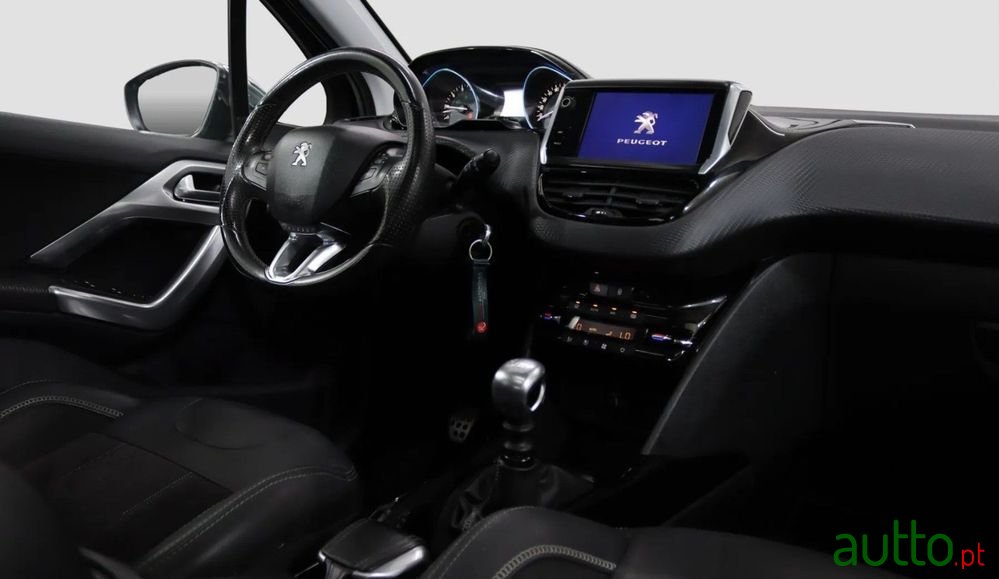 2017' Peugeot 2008 photo #4