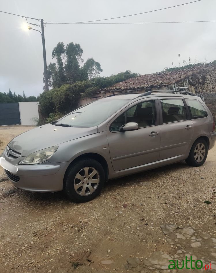 2005' Peugeot 307 Break photo #2