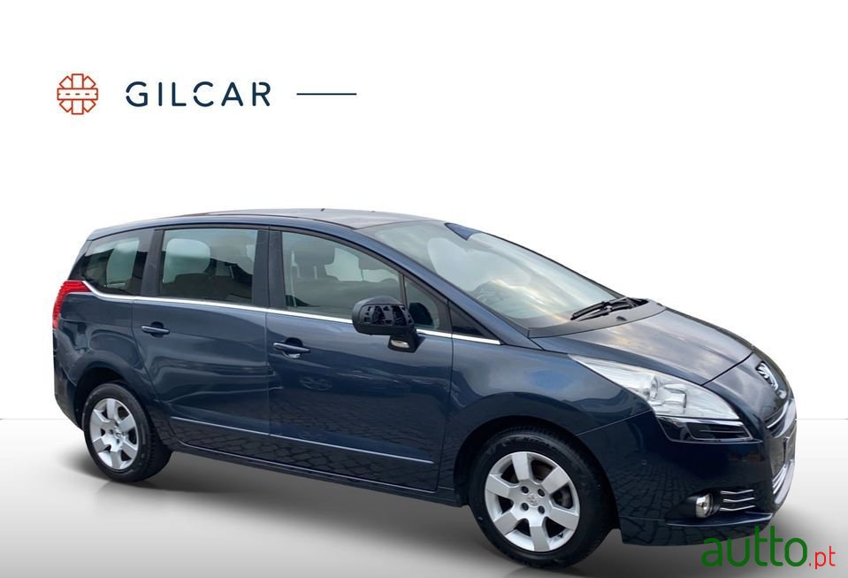 2013' Peugeot 5008 photo #2