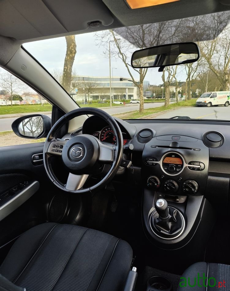2010' Mazda 2 photo #6