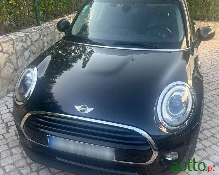 2016' MINI Cooper D 5 Portas photo #2