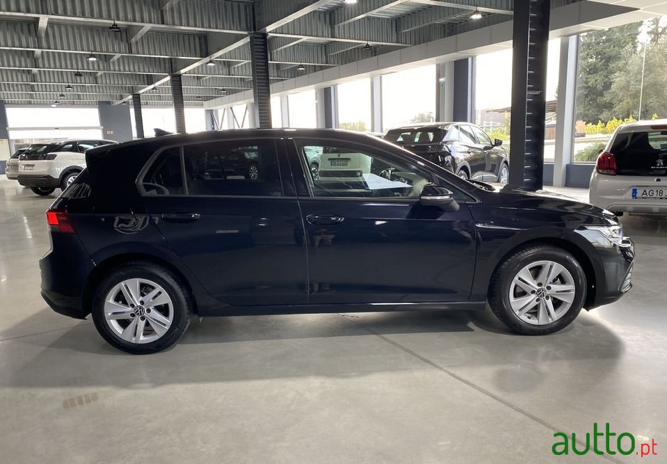 2021' Volkswagen Golf photo #2