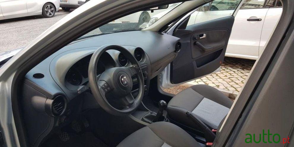 2005' SEAT Ibiza 1.4 Tdi Passion photo #2