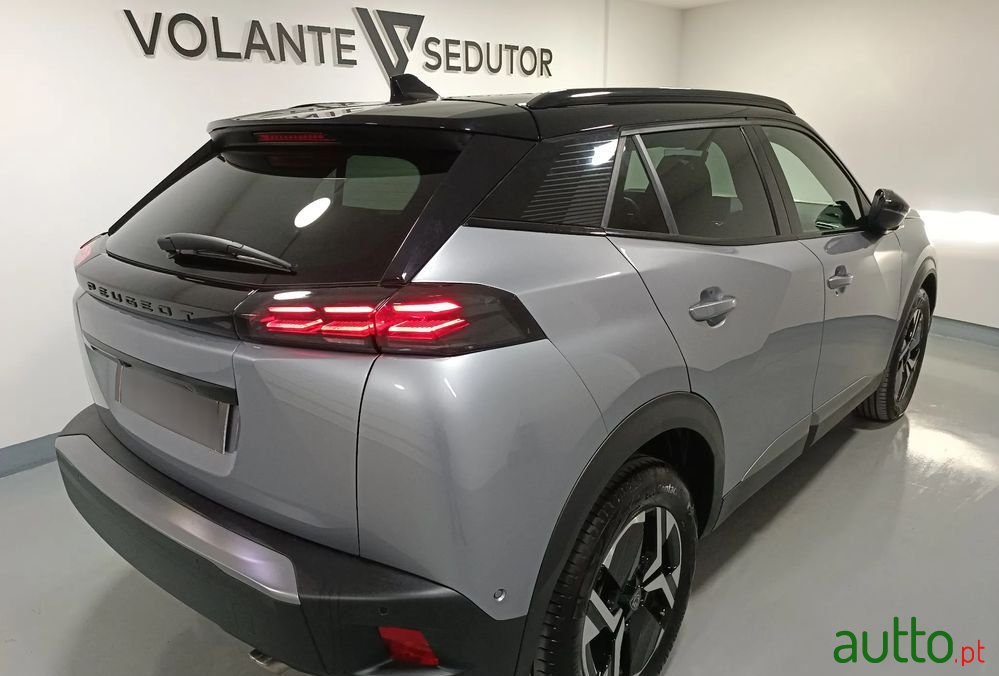 2023' Peugeot 2008 photo #6