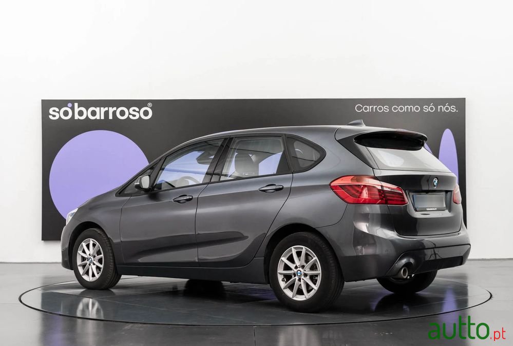 2020' BMW 216 Active Tourer photo #3