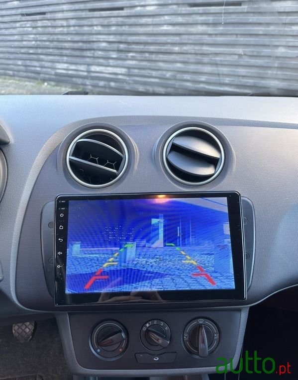 2010' SEAT Ibiza photo #6