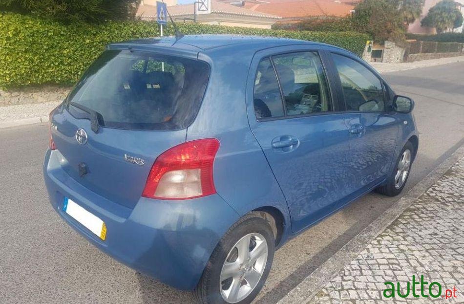 2005' Toyota Yaris 1.0 Vvt-I Sol photo #2