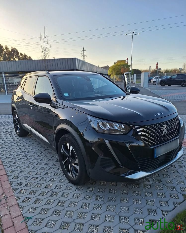 2020' Peugeot 2008 photo #1