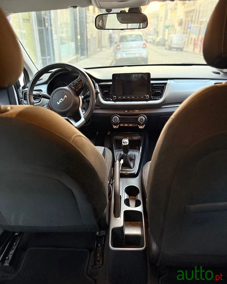 2022' Kia Stonic 1.0 T-Gdi Wave photo #5