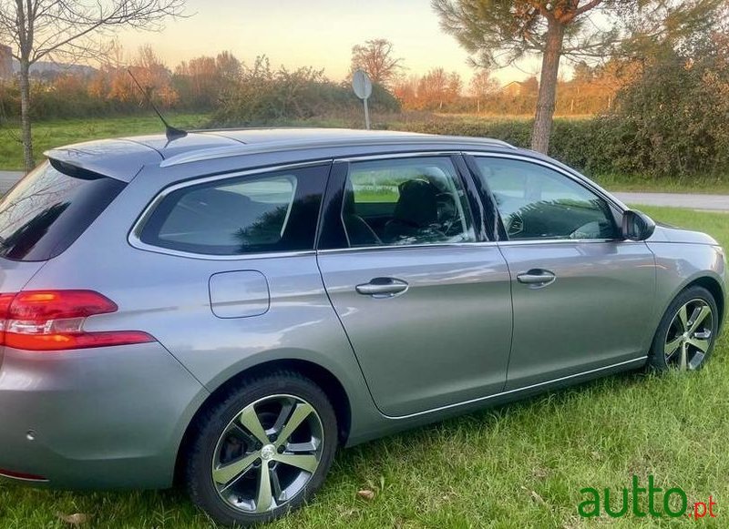 2018' Peugeot 308 Sw photo #5