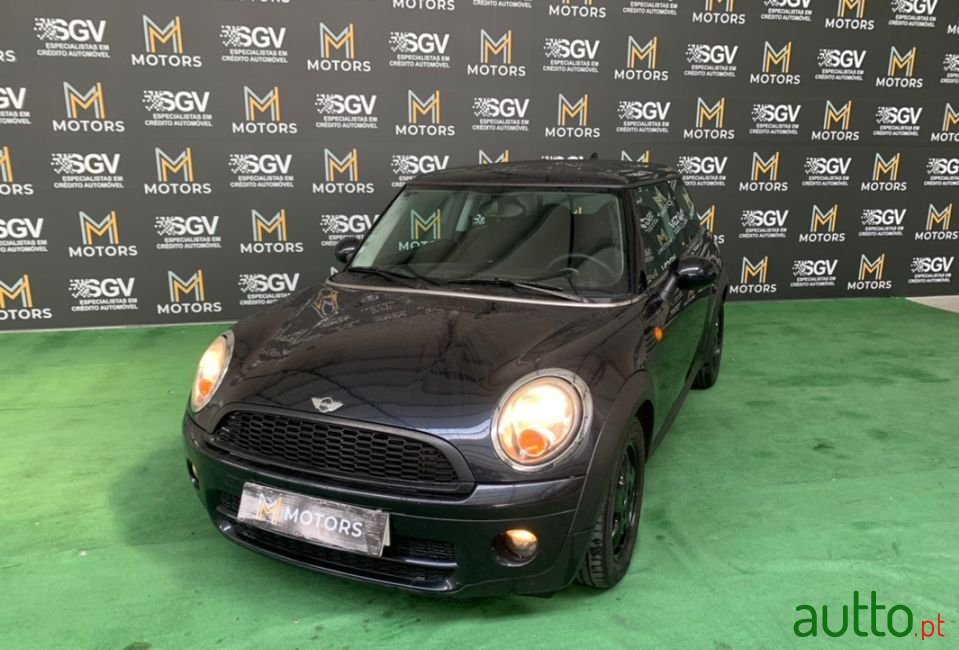 2010' MINI Cooper photo #6