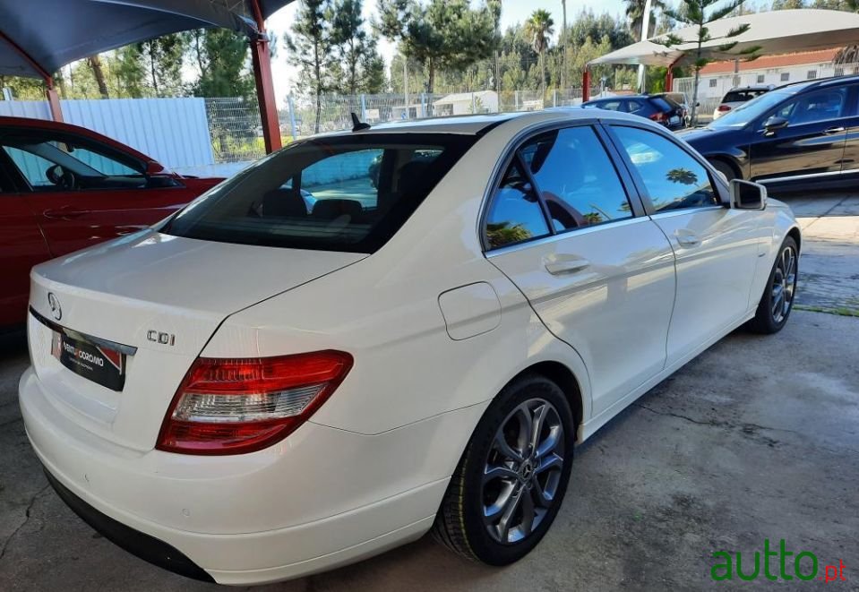 2008' Mercedes-Benz C-200 photo #2