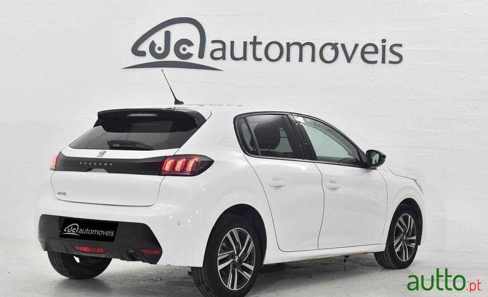 2023' Peugeot 208 1.5 Bluehdi Allure photo #2