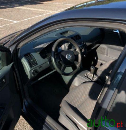 2003' Volkswagen Polo photo #3