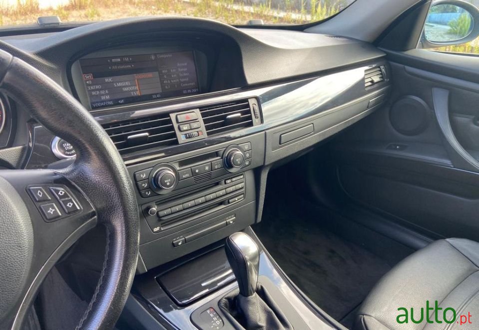 2008' BMW 320 photo #4