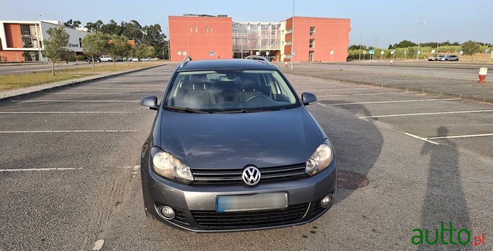 2011' Volkswagen Golf Variant photo #3