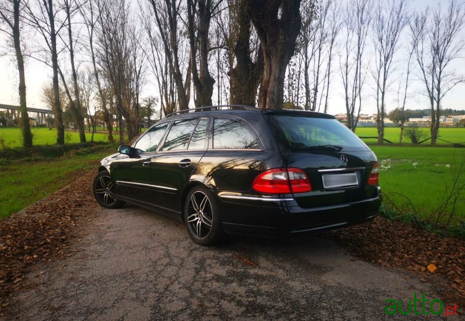 2005' Mercedes-Benz E 280 Cdi Elegance Aut. photo #2