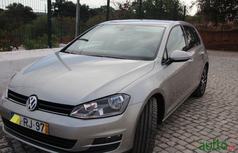 2016' Volkswagen Golf 1.6 tdi gps edition photo #2