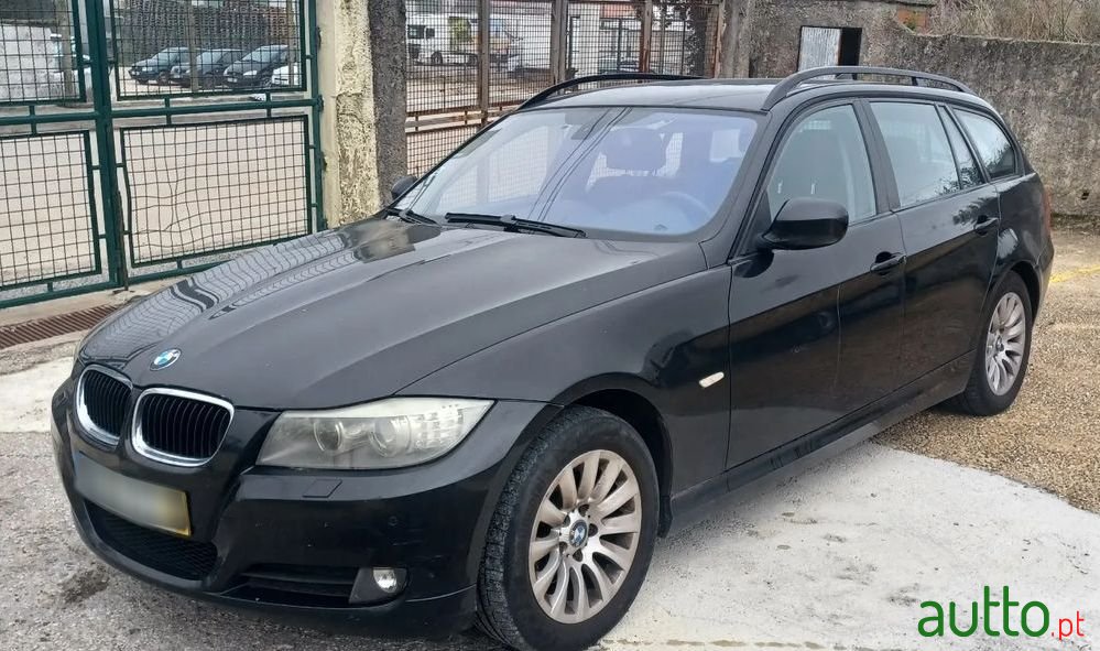 2009' BMW Série 3 D Touring photo #3
