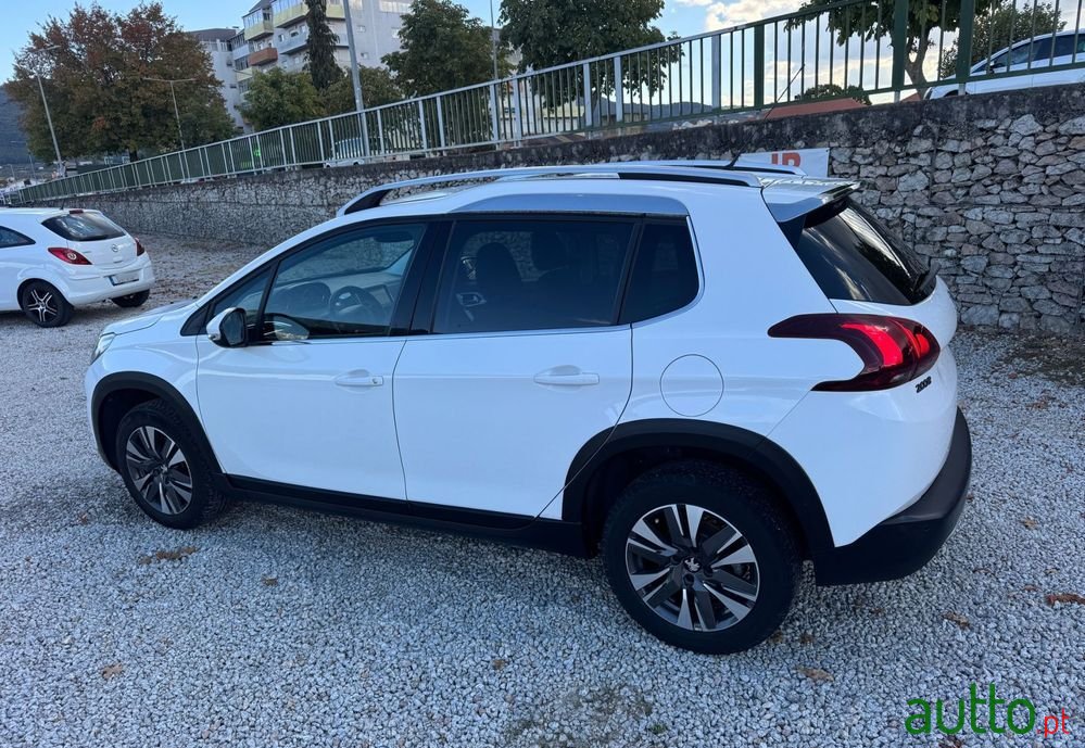 2016' Peugeot 2008 photo #4