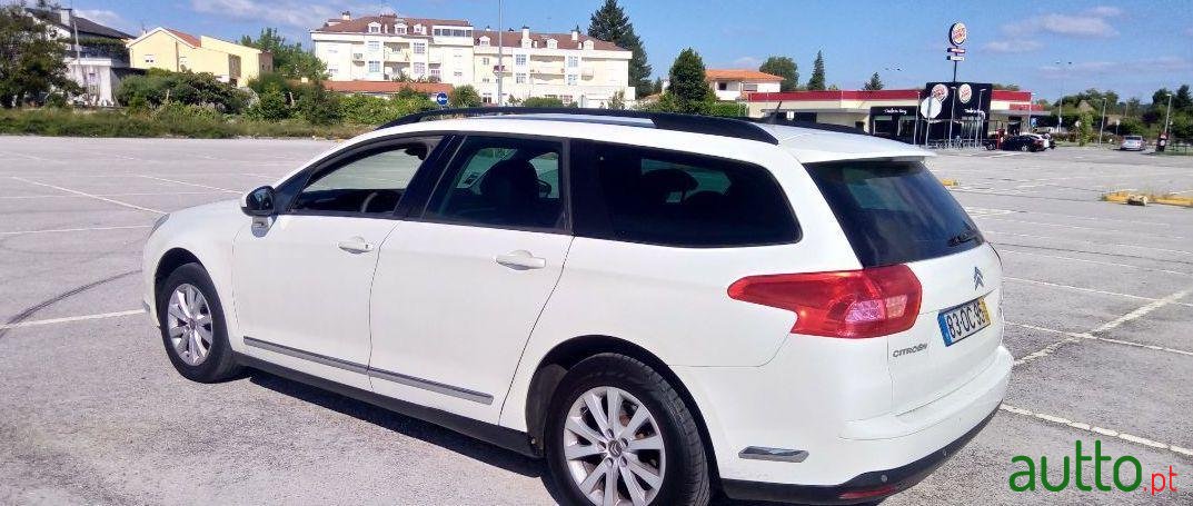2013' Citroen C5 Tourer photo #4