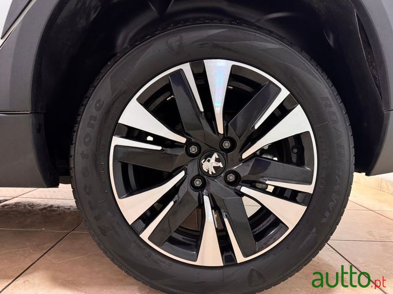 2019' Peugeot 2008 1.5 Bluehdi Allure photo #4