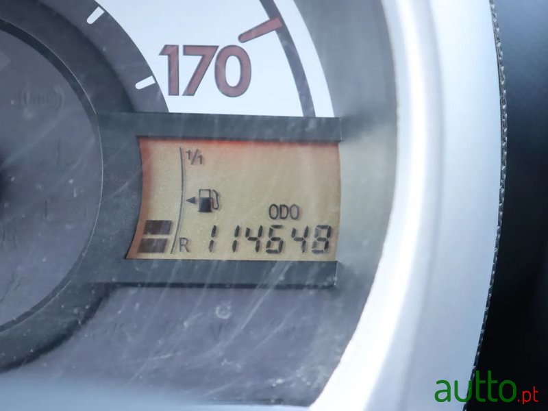 2010' Citroen C1 1.0 Attraction photo #2