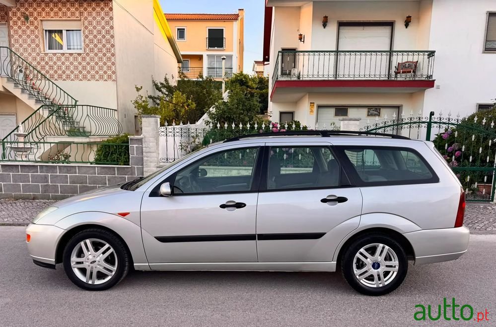 2001' Ford Focus 1.8 Tdci Comfort photo #2
