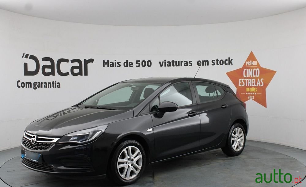 2019' Opel Astra photo #3