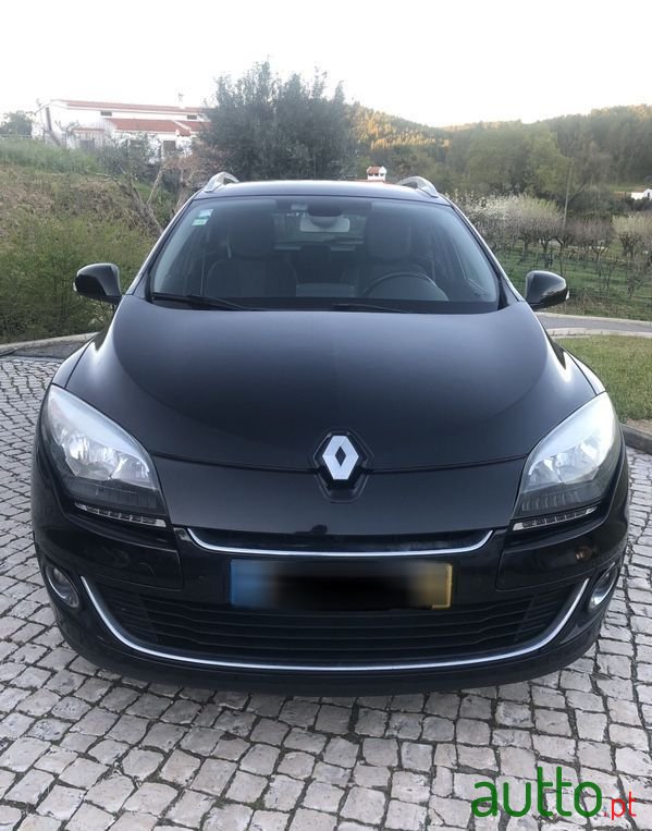 2013' Renault Megane Break photo #1