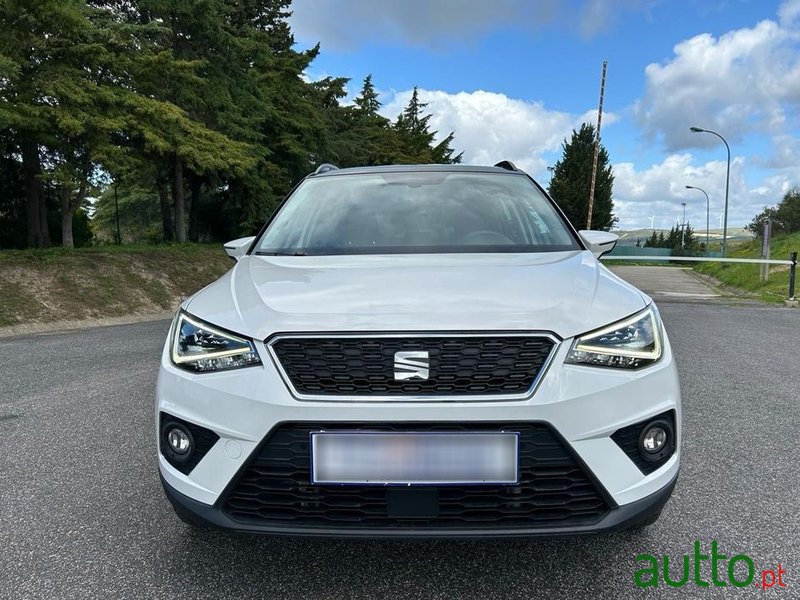 2018' SEAT Arona 1.6 Tdi Style photo #2