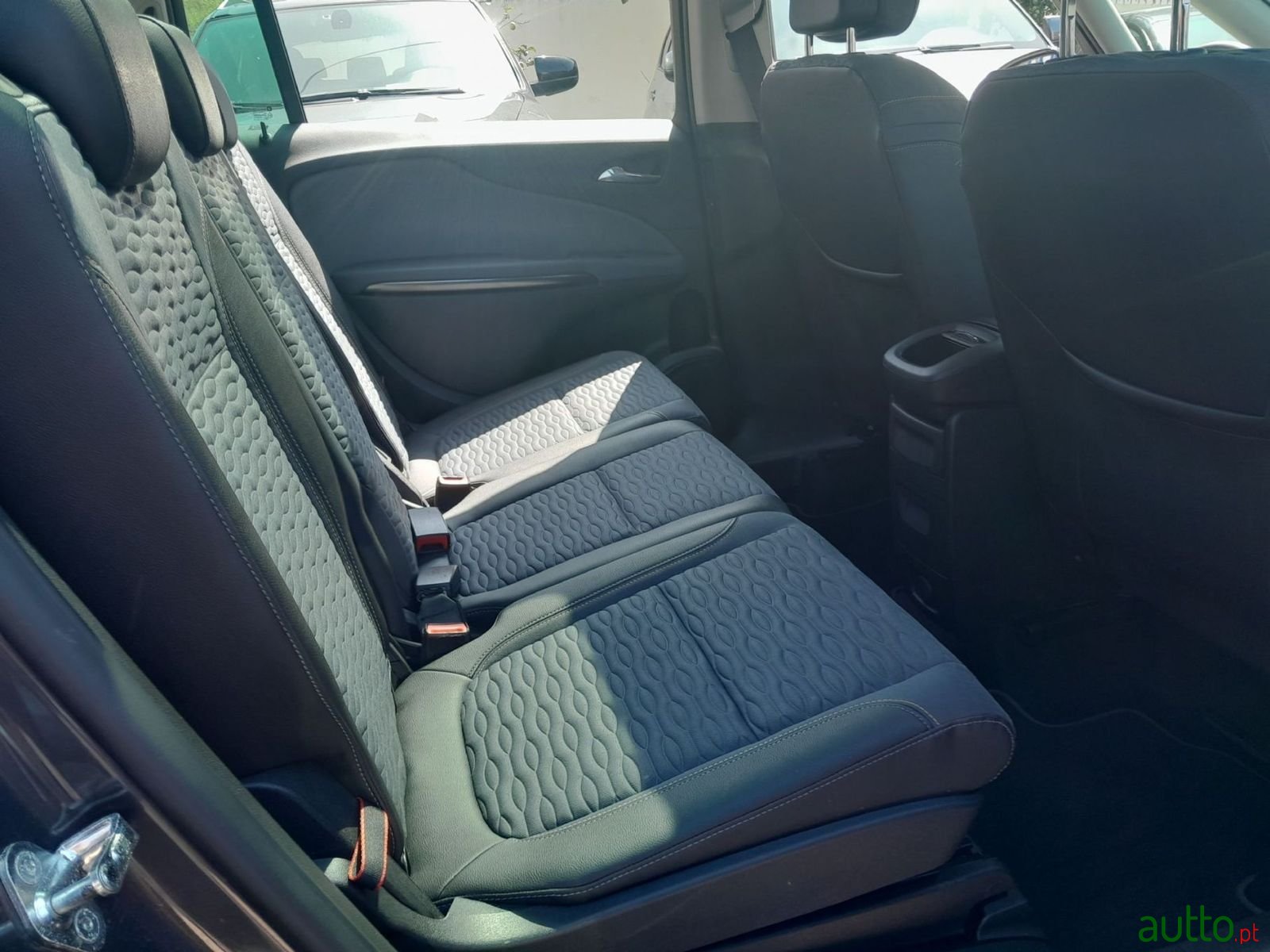 2012' Opel Zafira photo #4