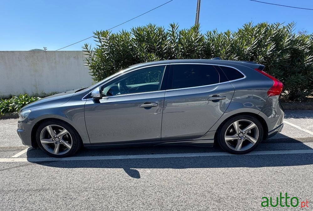 2013' Volvo V40 1.6 D2 R-Design photo #4