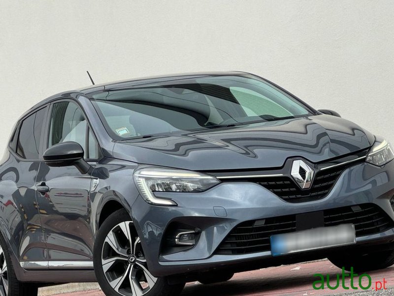 2021' Renault Clio photo #1