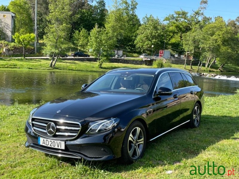 2019' Mercedes-Benz E-220 photo #2