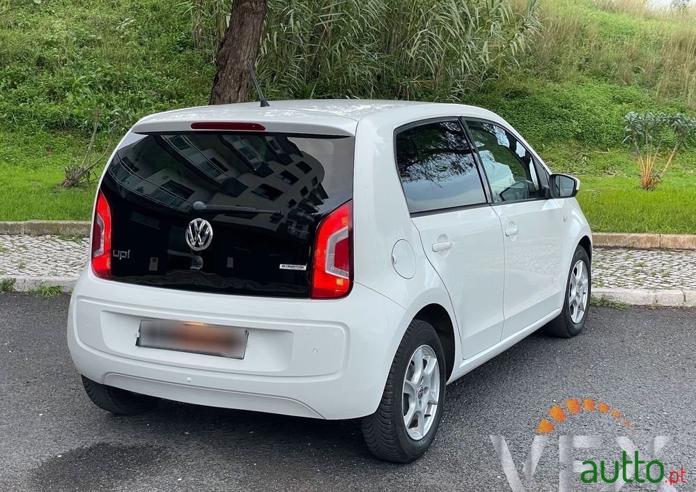 2014' Volkswagen Up! photo #2