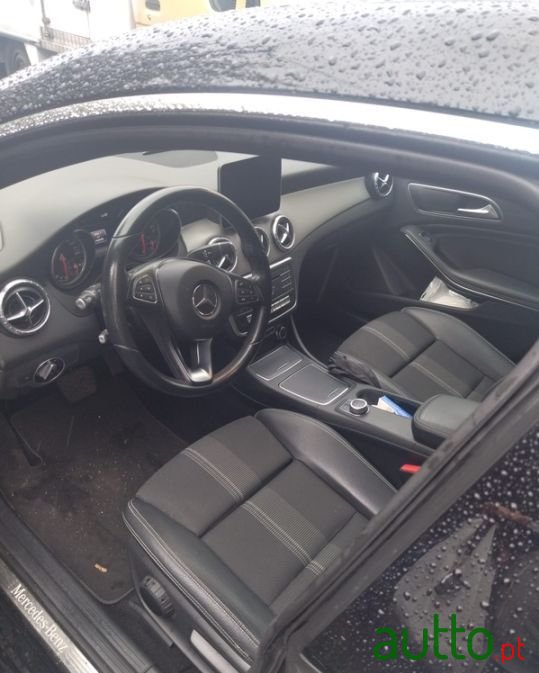 2017' Mercedes-Benz Cla-200 photo #4