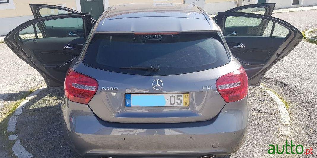 2012' Mercedes-Benz A-180 Cdi photo #4