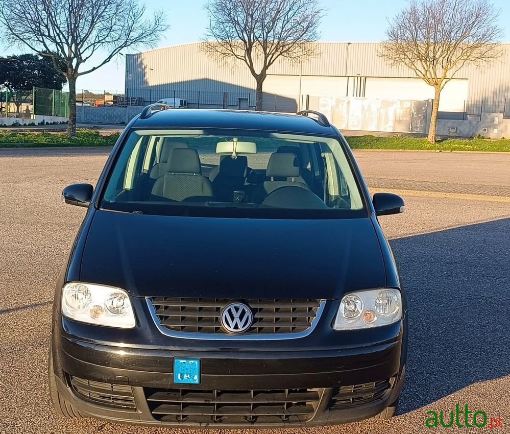 2006' Volkswagen Touran 1.4 Tsi Trendline 5L photo #3