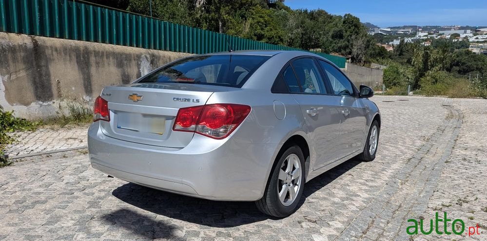 2010' Chevrolet Cruze 1.6 Ls photo #4