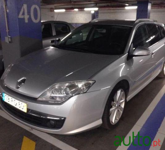 2008' Renault Laguna Break photo #1